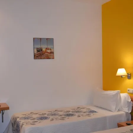 Nuevas Artes Pensión 2*