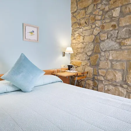 ペンション ノエバ サルテース ゲストハウス