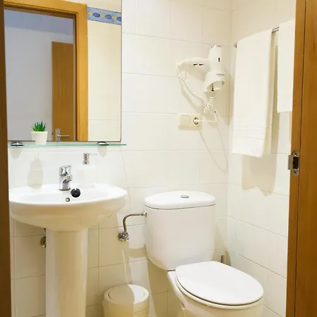 ゲストハウス ペンション ノエバ サルテース