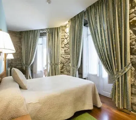 ゲストハウス ペンション ノエバ サルテース サン・セバスティアン